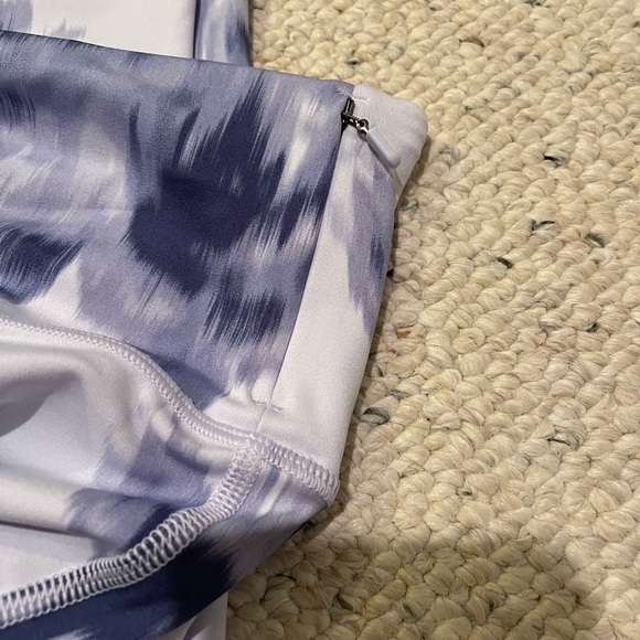 NWT GapFit cropped Eclipse leggings - Picture 4 of 6